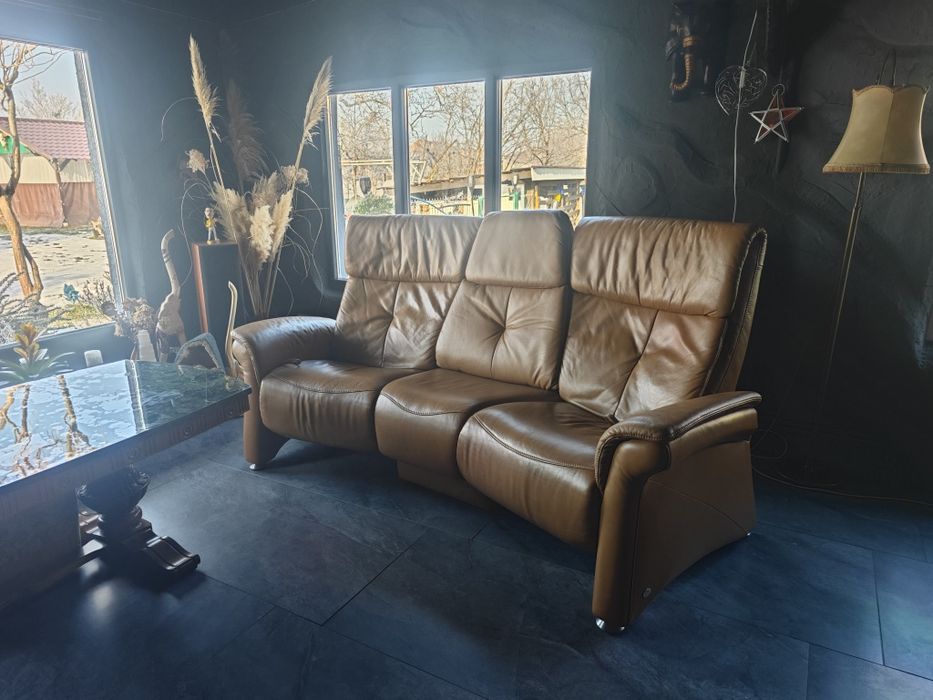 Vând canapele de piele extensibile CINEMA