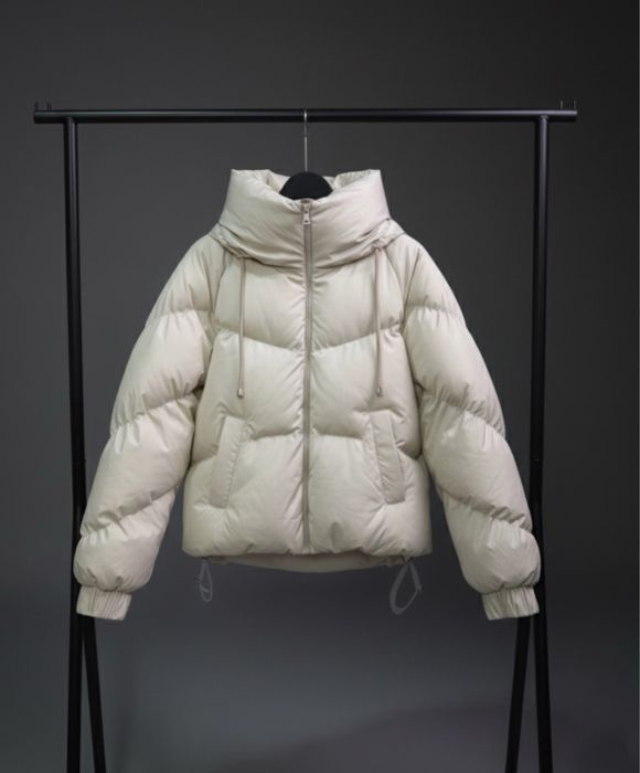 Дамско бежово зимно яке