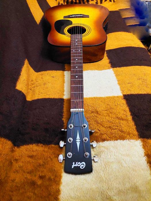 Продам Электроакустическую  гитару Cort