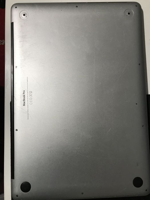 MacBook Pro 15.4 inch 8GB RAM i7 256 GB