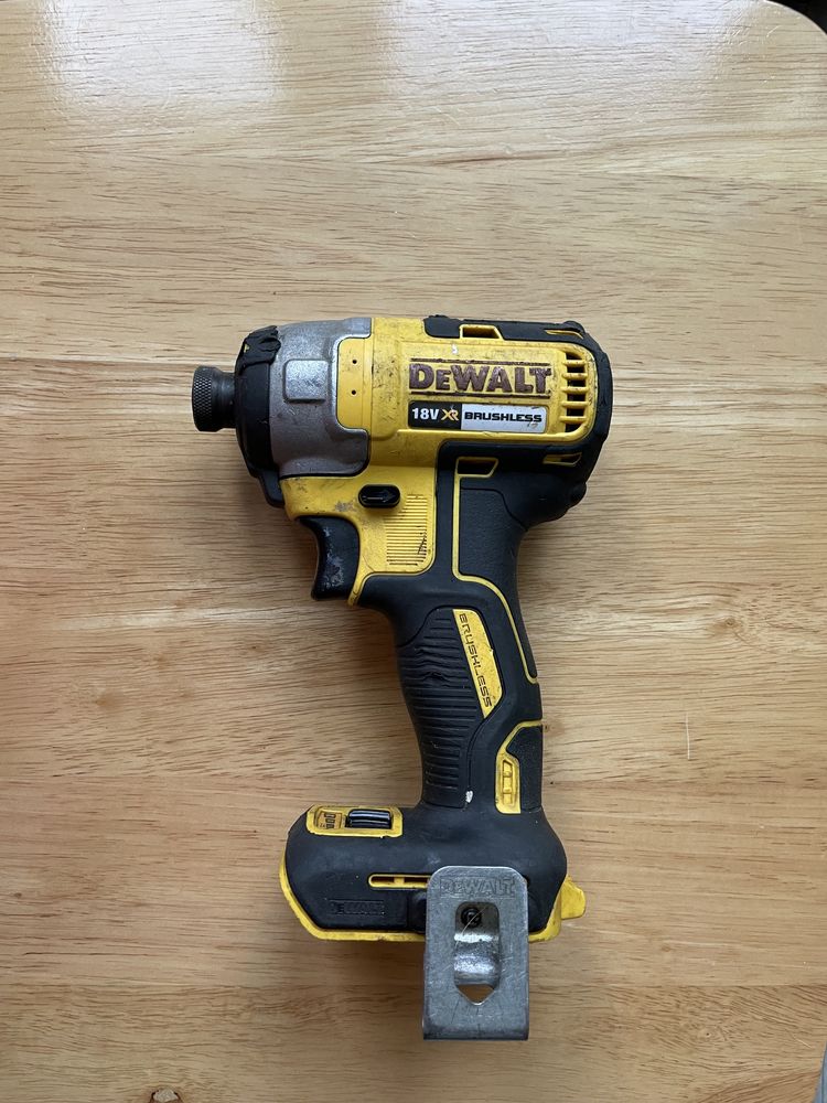Безчетков Импакт Dewalt DCF 887 гр. Пловдив Каменица 1 • OLX.bg
