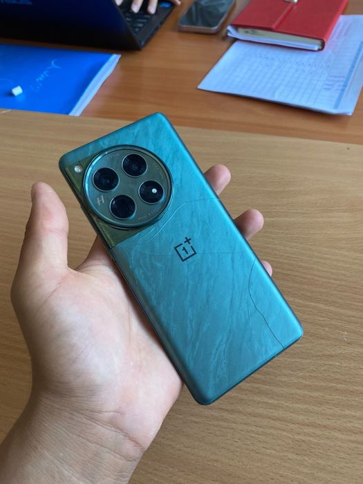 Oneplus 12 в хорошем состоянии