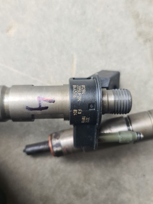 Injectoare bmw f10 3.0 kit injectie bmw f11 3.0 cod 0445116024