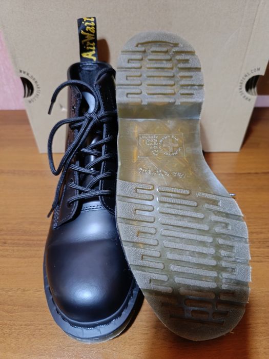 Черни кубинки Dr. Martens
