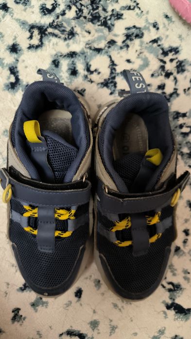 Продается обувь на мальчика