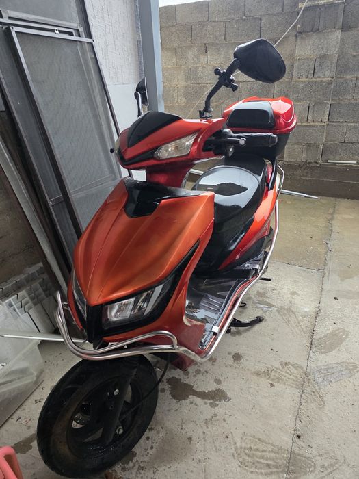 Продам Мопед М8.