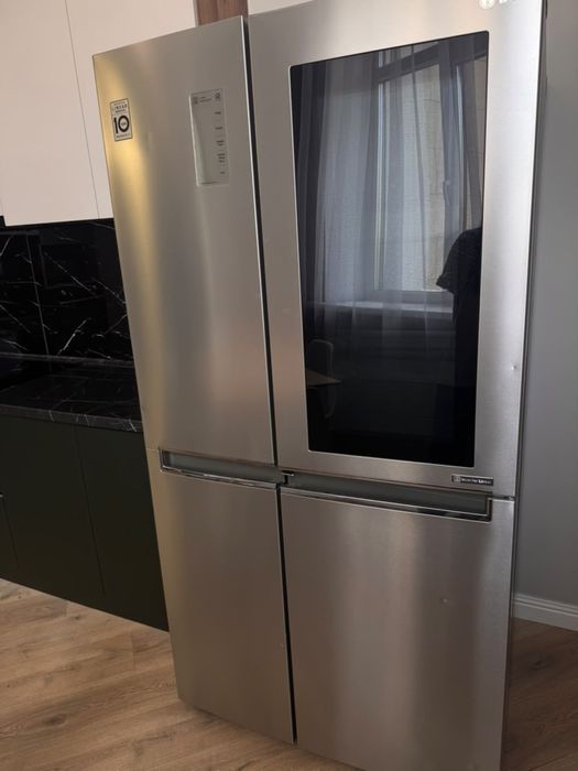 Холодильник LG (в идеальном состоянии)