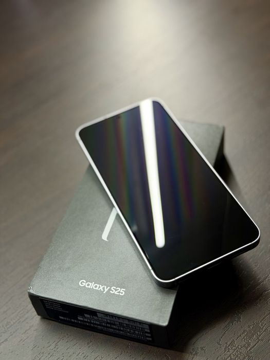 Samsung Galaxy S25 с гаранция