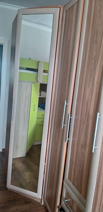 Продам шкаф с трюмо