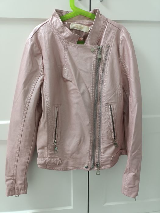 Курточка на девочку