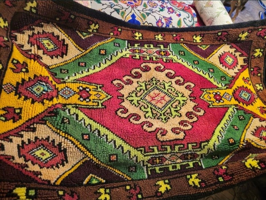 Последни бройки! Китеник / Китеници, черги на метър.