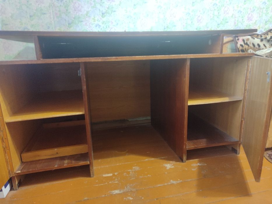 Стол письменный рабочий