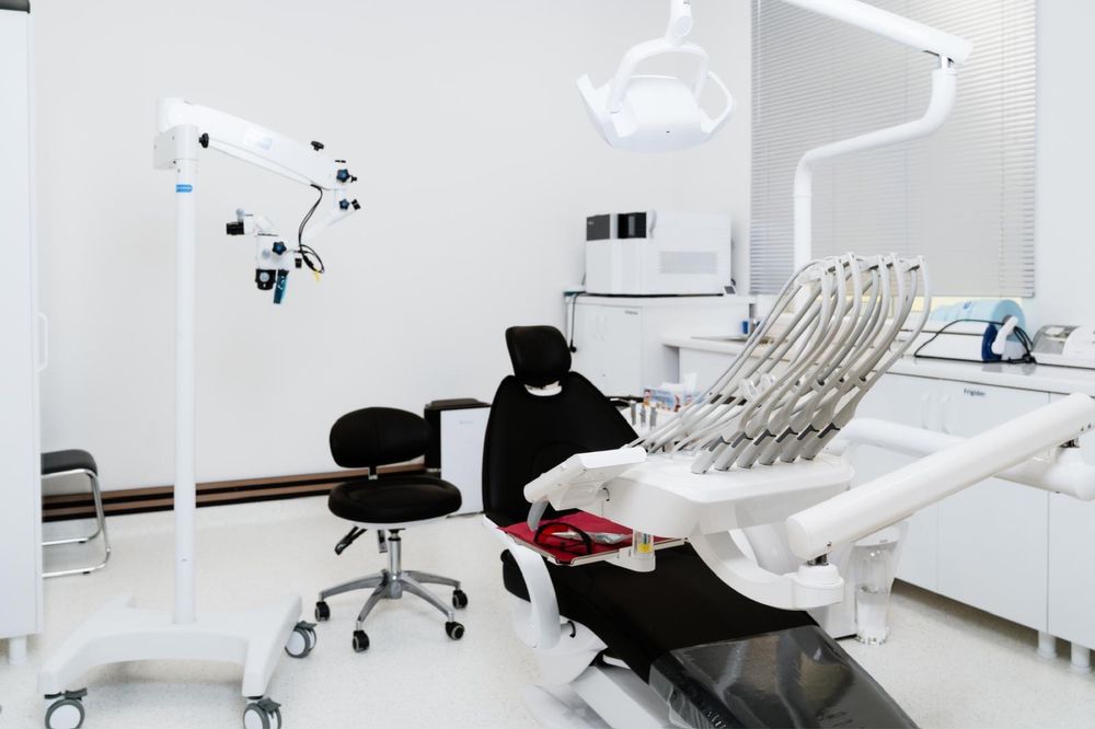 Inchiriez tura cabinet stomatologic! Central complet nou !