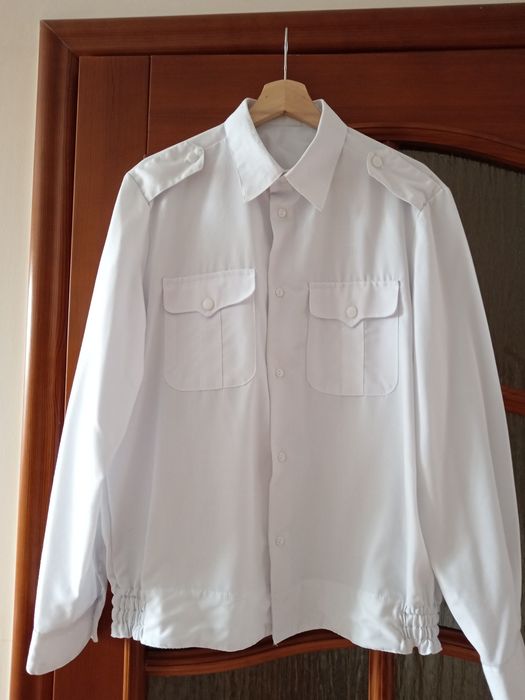 Белая военная рубашка