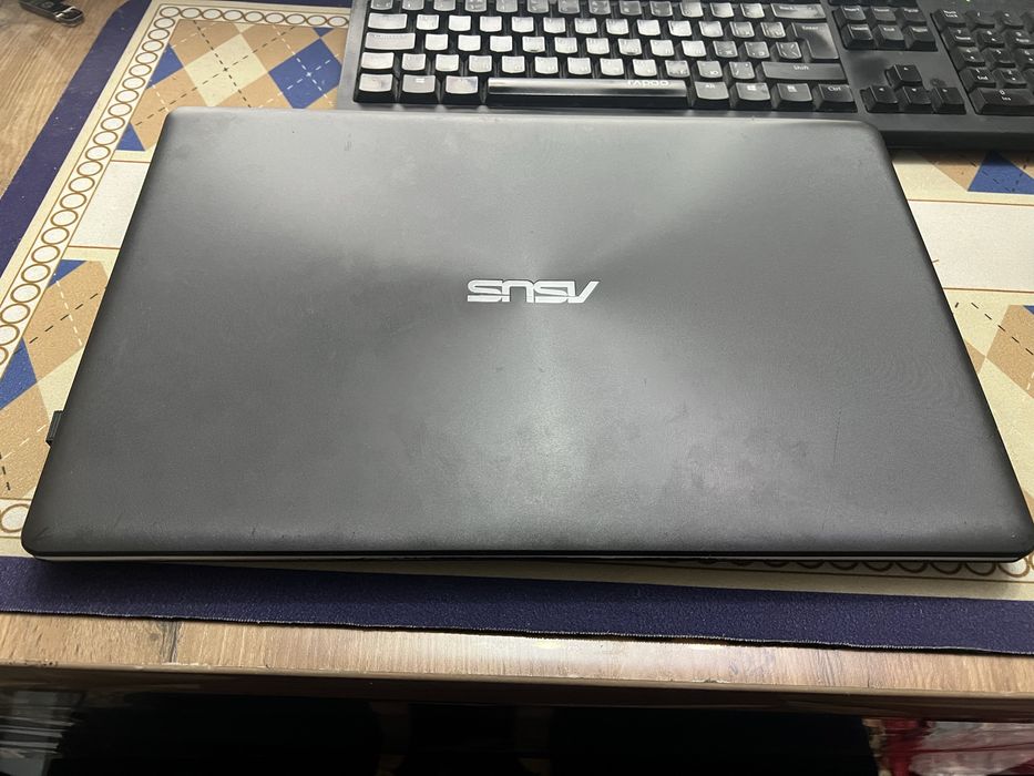 Noutbuk ASUS 15 inch