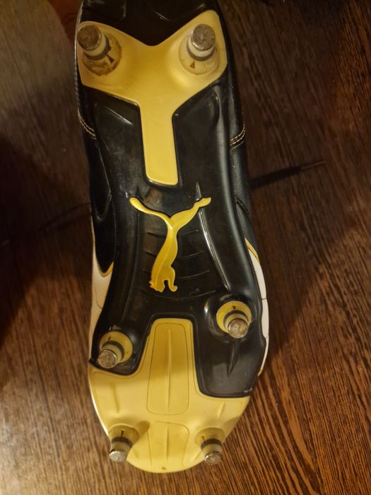 Ghete fotbal cu crampoane Puma Kratero