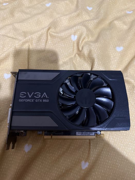 Vand placa video 950 2gb