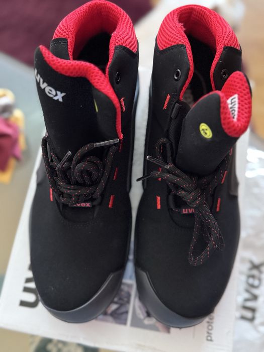 Високи работни обувки Uvex 44