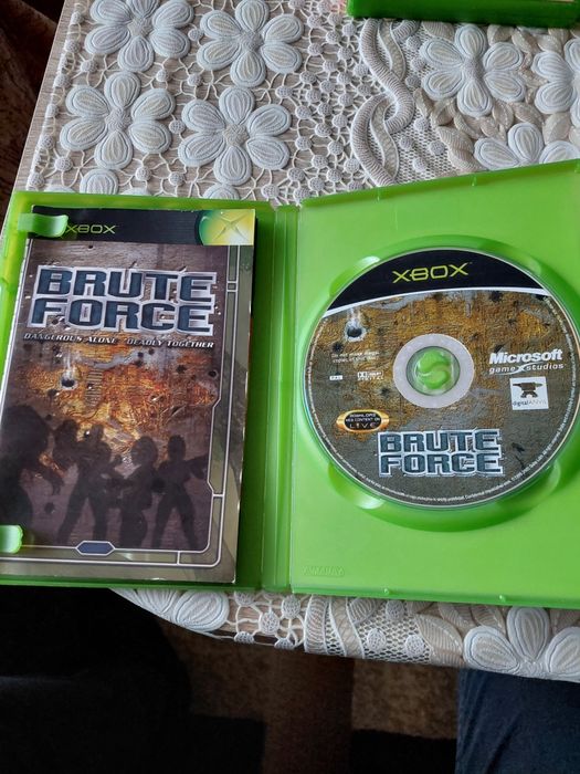 Xbox classic,Два контролера,6-видео игри