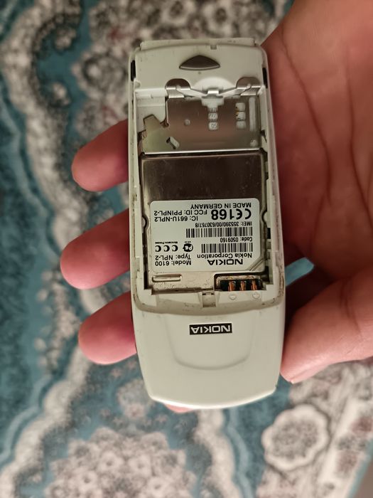 Nokia 6100 holati yaxshi