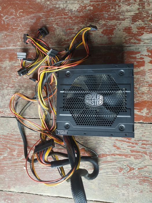 Продается COOLER MASTER 600W