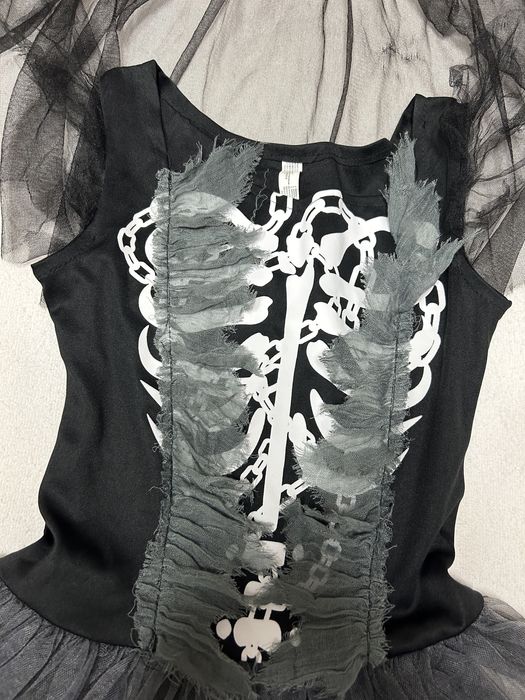 Ведьма скелетон хеллоуин