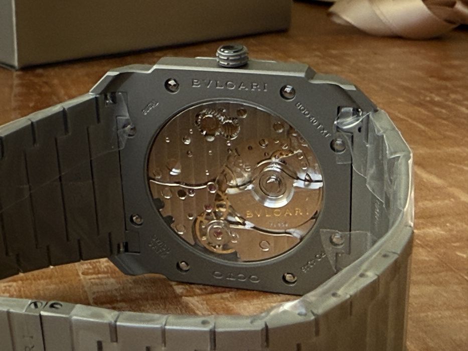 Часы Bvlgari Octo