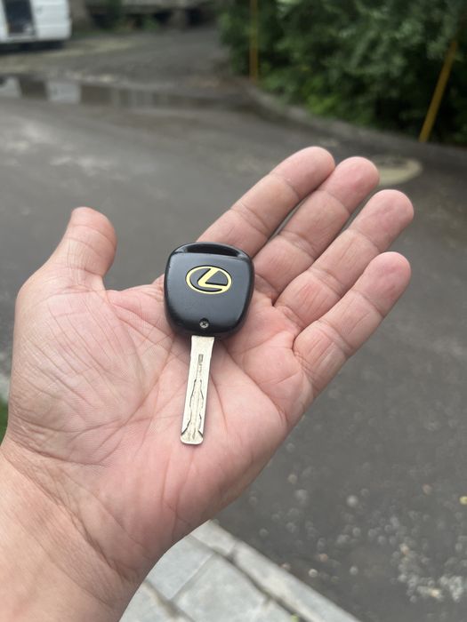 Ключь lexus, не знаю от какого