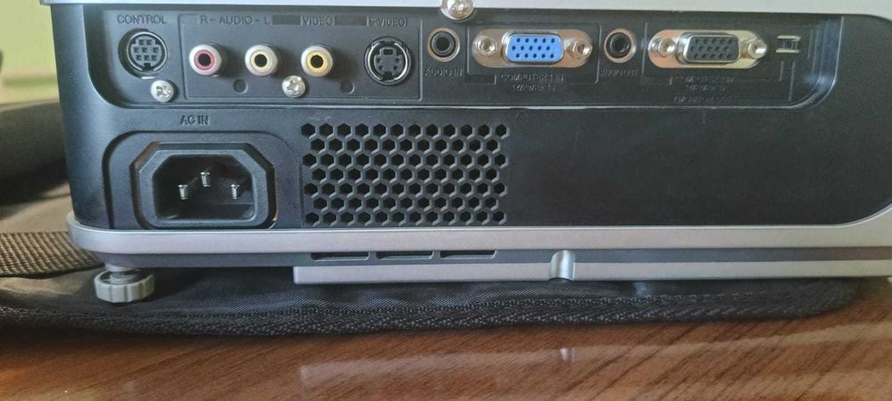 проектор Toshiba TLP-XD2700