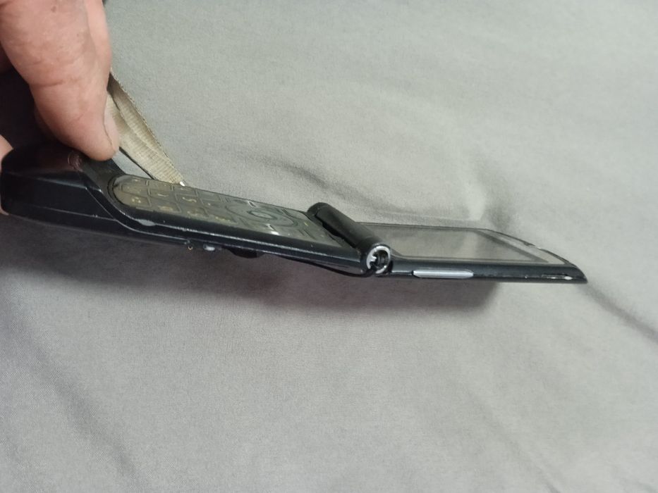 Продам телефон Motorola W3