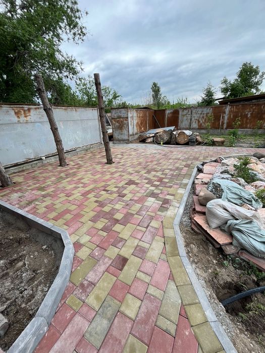 Укладка брусчатки и тротуарной плитки