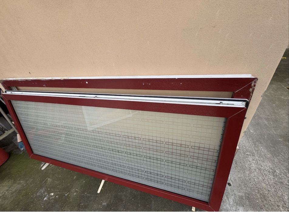 Usa balcon de termopan Salamander 5 camere grena/alb