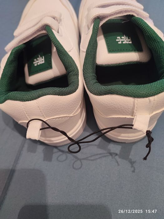 Adidași copii albi cu arici