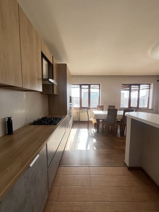 Евротрешка в районе ГиперДина