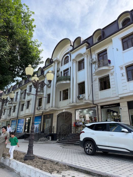 Yunusobod 4 kv 6 hona sotiladi