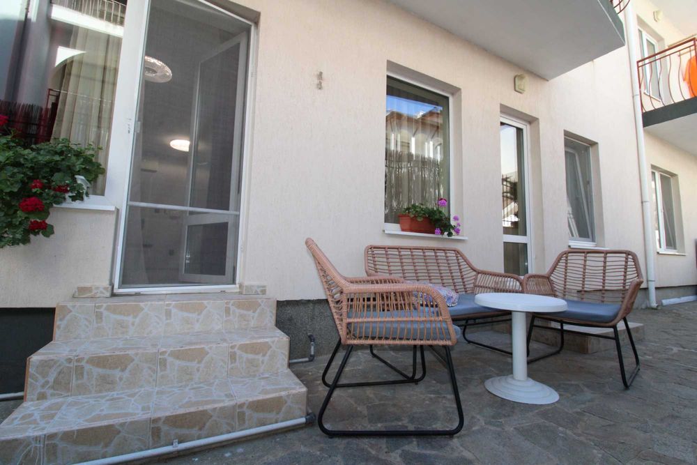 Тристаен апартамент с двор в к-с „Belle Air“, гр. Свети Влас