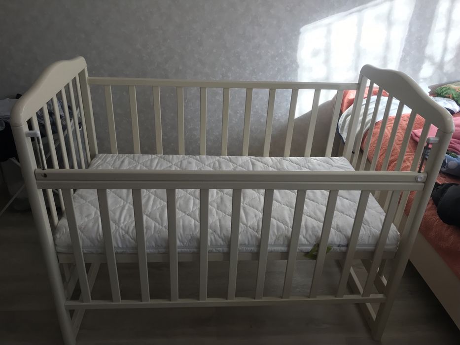 Детская кровать - маятник