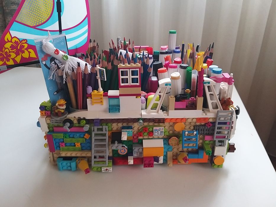 Suport pentru instrumente de birou