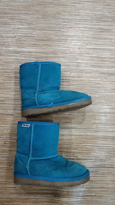 Продам угги 32 размра