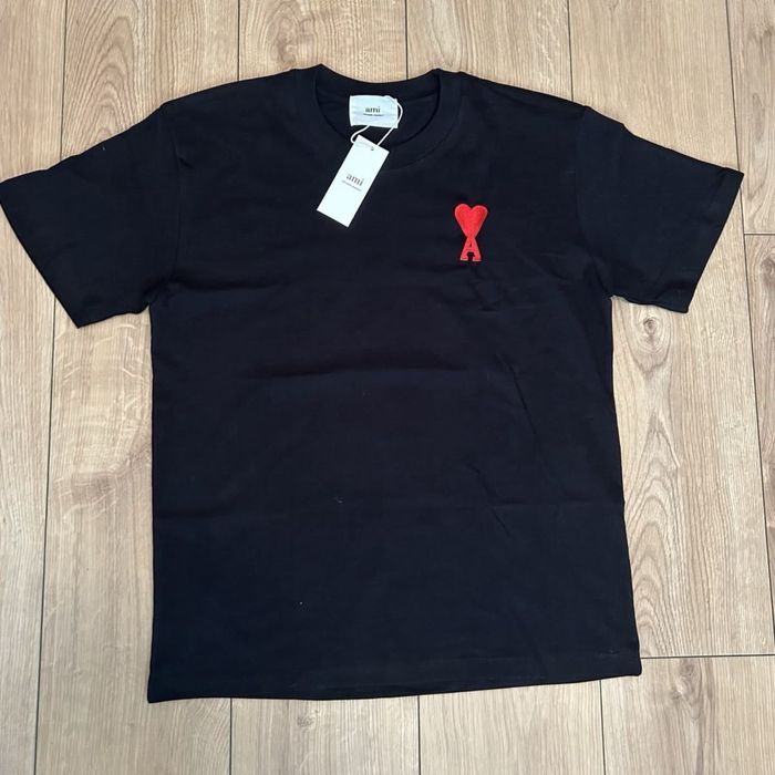 Ami paris тениска размери  S-L. Чисто нови не носени
