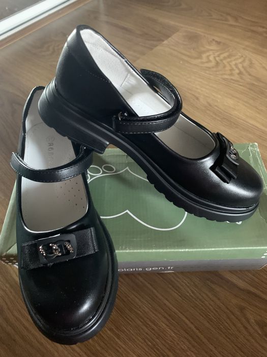 Новая школьная обувь 35 р