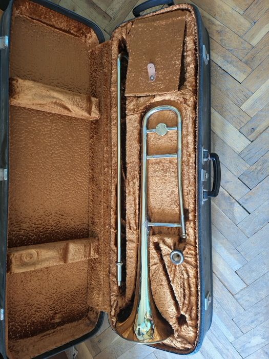 Тромбон Amati стар,за начинаещи