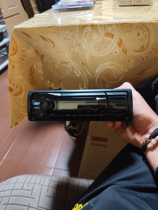 Alpine CDE-9803R и Sony DSX-A42UI