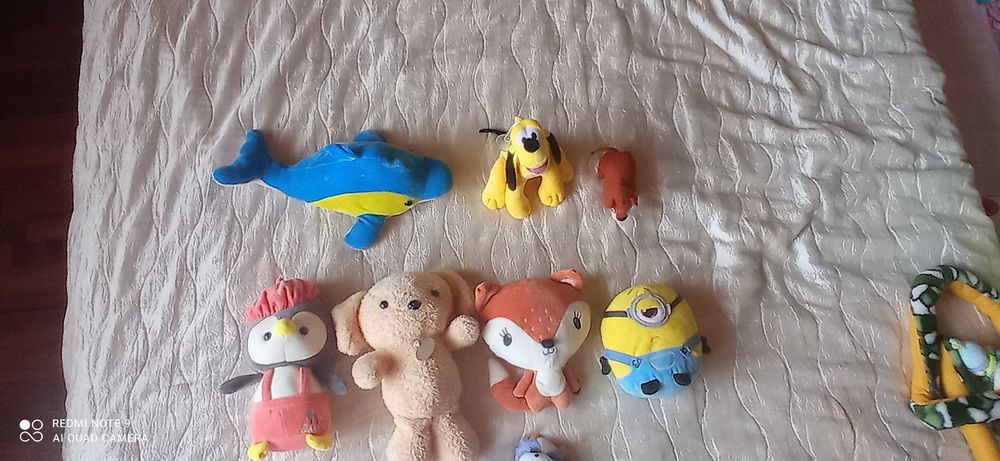 Кукли,плюшени играчки, активна  музикална гимнастика за бебе