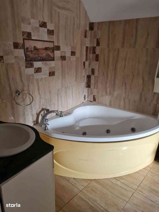 Cladiri autorizate ISU,18 camere,pretabil camin batrani/pensiun/cazare