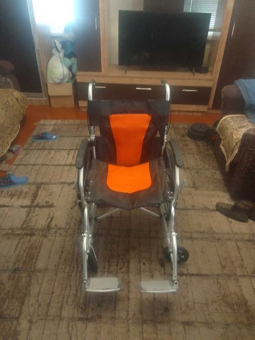 Продам инвалидную коляску