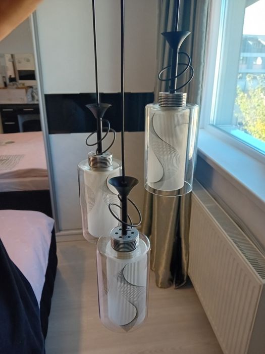 Lustra cu bec economic