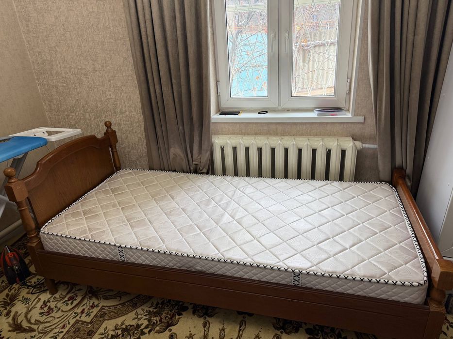 Кровать в хорошем состоянии
