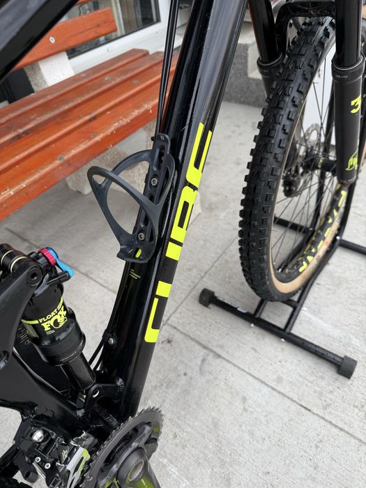 Планински велосипед Мекица Cube  за скачане. 27.5/L