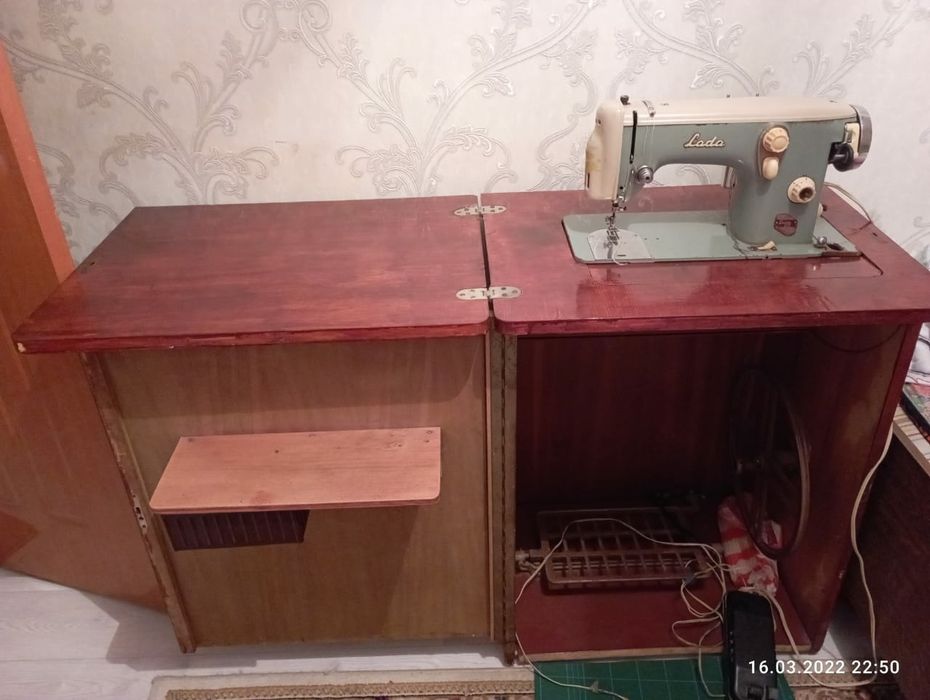 Швейная машинка Лада 238